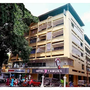 Hotel Yamuna, Adur