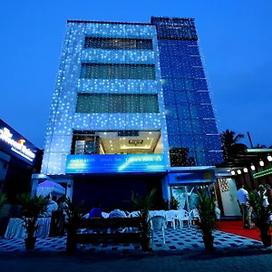 Hotel The Crescent, Edapalli